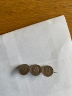 Broches gemaakt van zilveren dubbeltjes? Koning Willem 3, Ophalen of Verzenden, Zilver, Broche