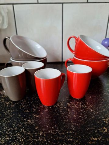 Mokken Set Rood/Bruin beschikbaar voor biedingen