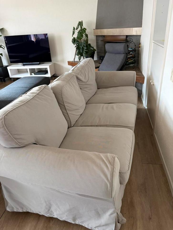 Ikea Ektorp 3 zits bank + poef, Huis en Inrichting, Banken | Sofa's en Chaises Longues, Zo goed als nieuw, Driepersoons, 200 tot 250 cm