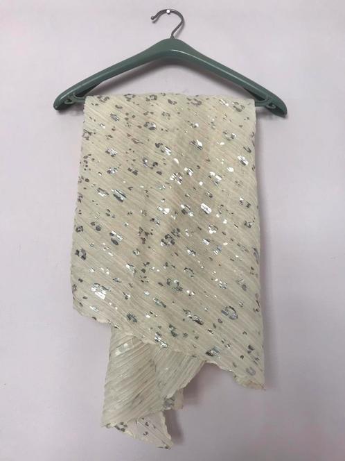 Nieuw dunne sjaal creme zilveren luipaardprint plissé, Kleding | Dames, Mutsen, Sjaals en Handschoenen, Nieuw, Sjaal, Ophalen of Verzenden