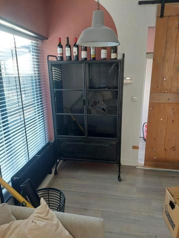 Be pure home stalen vitrine kast! Zgan beschikbaar voor biedingen