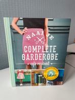 Naai je complete garderobe op maat - naaiboek, Ophalen of Verzenden, Zo goed als nieuw, Borduren en Naaien