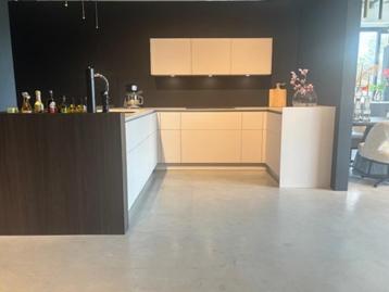Leicht keuken  beschikbaar voor biedingen