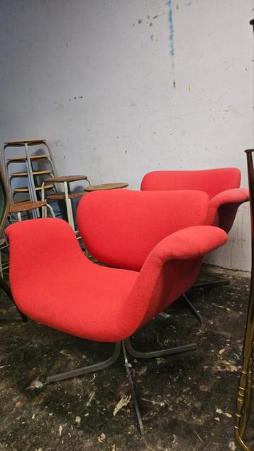 2 Artifort tulip pierre paulin eerste editie. beschikbaar voor biedingen