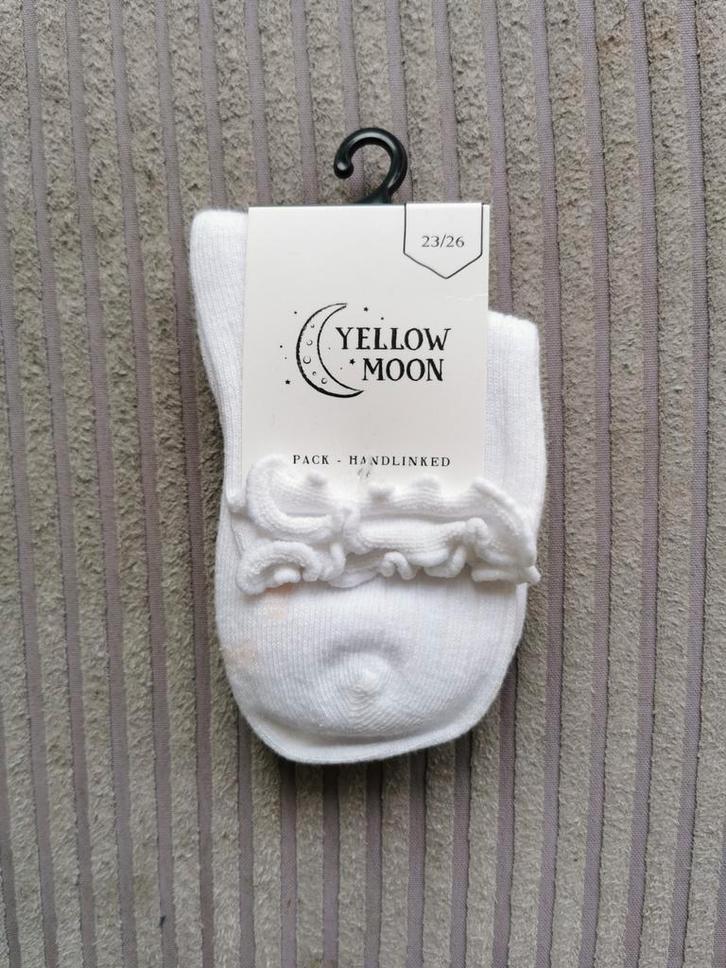 Yellow moon sokken 2 paar maat 23-26, Kinderen en Baby's, Kinderkleding | Schoenen en Sokken, Nieuw, Sokken, Meisje, Ophalen of Verzenden