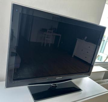 Samsung 37 inch tv zwart beschikbaar voor biedingen