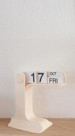 Timeless _ Flip Date Kalender, (Nieuw), Ophalen of Verzenden, Nieuw