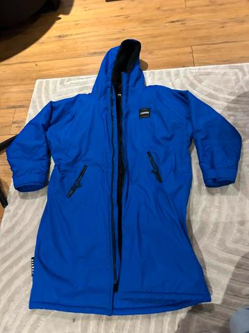 Mystic poncho jas beschikbaar voor biedingen