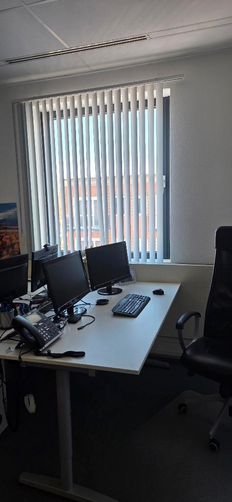 Bureau, Huis en Inrichting, Bureaus, Zo goed als nieuw, Bureau, In hoogte verstelbaar, Ophalen