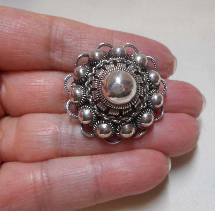 Prachtige zilveren Zeeuwse knop broche nr.490, Sieraden, Tassen en Uiterlijk, Broches, Zo goed als nieuw, Zilver, Zilver, Minder dan 4 cm