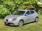 Alfa Romeo Giulietta 1.4 Turbo MultiAir Super NedAuto - Zwar, 65 €/maand, 4 cilinders, Bedrijf, Zilver of Grijs