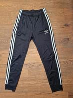Adidas sportbroek maat 152, Ophalen of Verzenden, Zo goed als nieuw, Jongen, Sport- of Zwemkleding