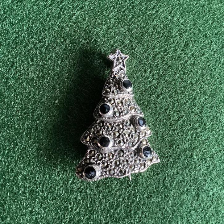 Vintage zilveren broche kerstboom, Sieraden, Tassen en Uiterlijk, Broches, Zo goed als nieuw, Zilver, Zilver, Ophalen of Verzenden