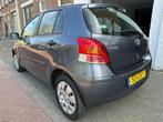 Toyota Yaris 1.3 VVTi Comfort 6 bak zeer zuinig goede auto m, Auto's, Toyota, Voorwielaandrijving, 101 pk, Gebruikt, 4 cilinders