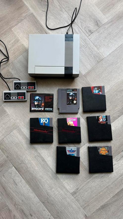 Nintendo NES met 7 games, 2 controllers en Zapper, Spelcomputers en Games, Spelcomputers | Nintendo NES, Zo goed als nieuw, Met 2 controllers