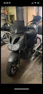 Gezocht aprilia sportcity 125-200-250-300 mororscooter, Fietsen en Brommers, Scooters | Aprilia, Ophalen of Verzenden, Zo goed als nieuw