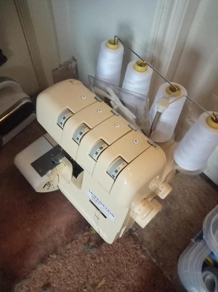 Lockmachine Lewenstein incl. garen, Hobby en Vrije tijd, Naaimachines en Toebehoren, Gebruikt, Lockmachine, Lewenstein, Ophalen