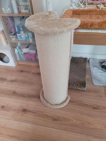 NIEUW; Pawhut beige hoek krabpaal katten beschikbaar voor biedingen
