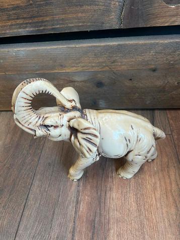 Vintage Olifant beeldje beschikbaar voor biedingen