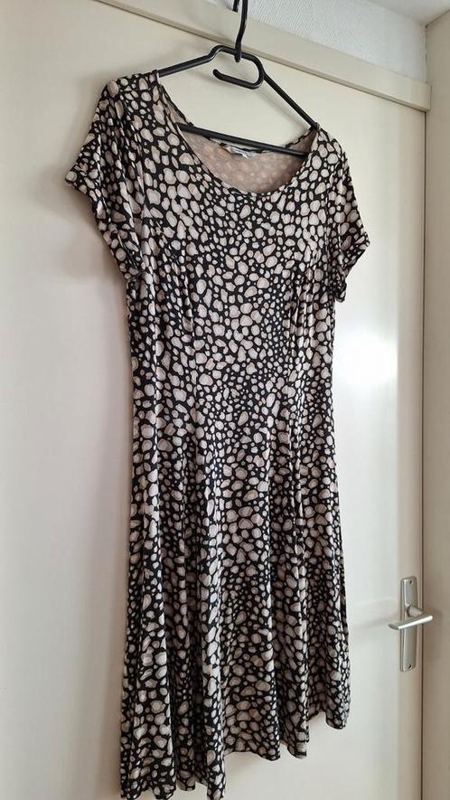 Sandwich jurk maat M met linnen jasje., Kleding | Dames, Jurken, Zo goed als nieuw, Maat 38/40 (M), Beige, Ophalen of Verzenden