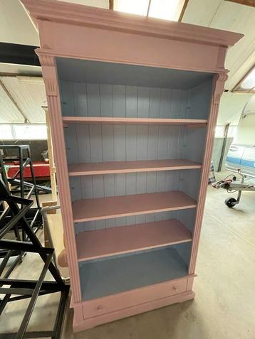 Roze Boekenkast voor Kinderkamer beschikbaar voor biedingen