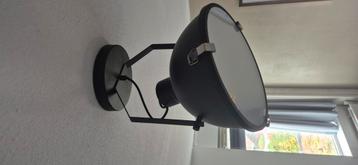 Lamp beschikbaar voor biedingen