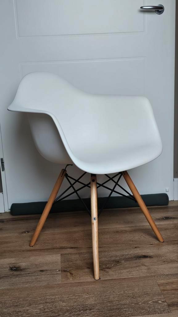 Witte Eames Stijl Stoel, Huis en Inrichting, Stoelen, Ophalen