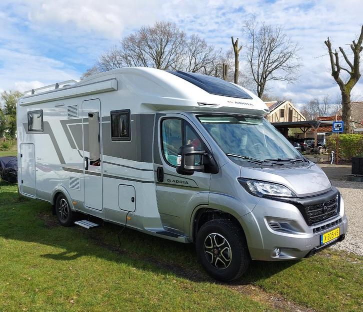 Adria Coral 670 DL E&P Levelsysteem 2024, Caravans en Kamperen, Campers, Particulier, tot en met 4, Half-integraal, Adria, Fiat