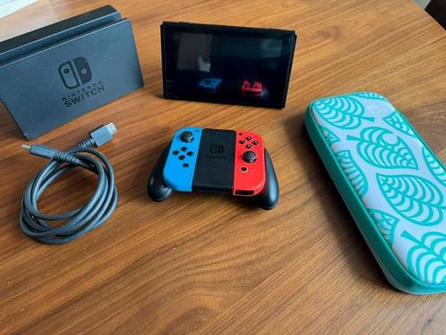 Nintendo Switch  + Animal Crossing Case + 128GB SD Card, Spelcomputers en Games, Spelcomputers | Nintendo Switch, Zo goed als nieuw