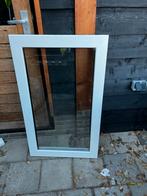 Kunstof kozijn67,5x112,3, Doe-het-zelf en Verbouw, Ophalen, Gevelraam of Ruit, Minder dan 80 cm, 80 tot 120 cm