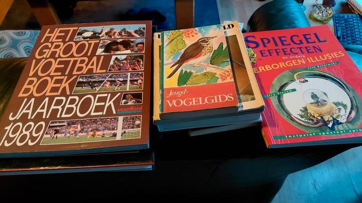 Boeken Collectie: Voetbal, Vogels, Illusies & Meer!, Boeken, Overige Boeken, Gelezen, Ophalen