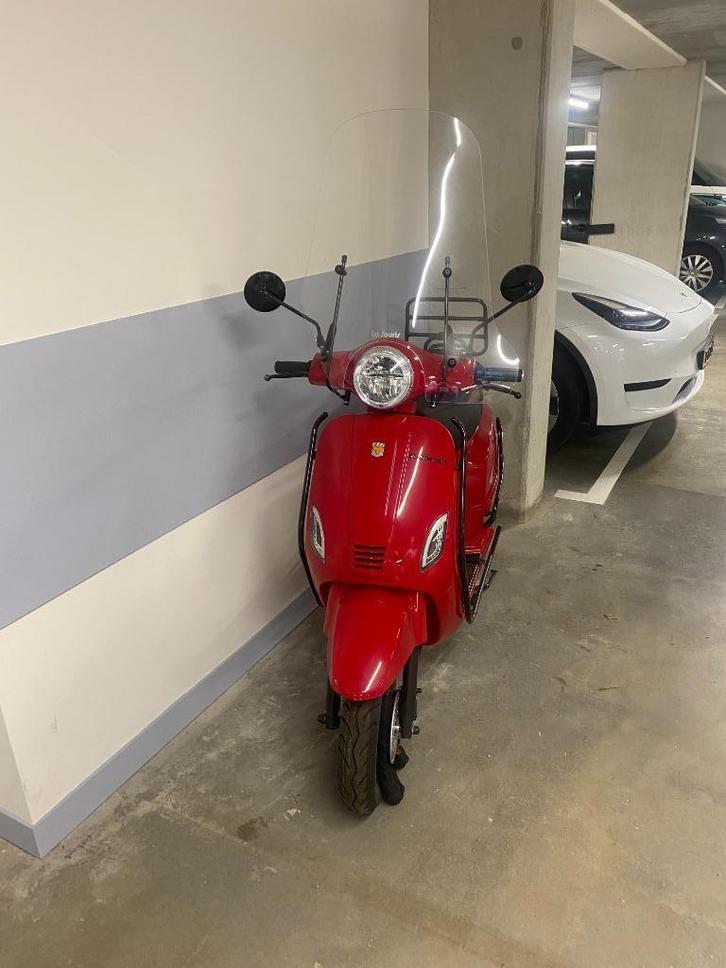 Scooter rood elektrisch E-Sourini Bosch, Fietsen en Brommers, Scooters | Overige merken, Zo goed als nieuw, Maximaal 45 km/u, Elektrisch