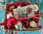 Set kerstballen zilver rood piek ketting en antieke kaart, Diversen, Kerst, Ophalen of Verzenden