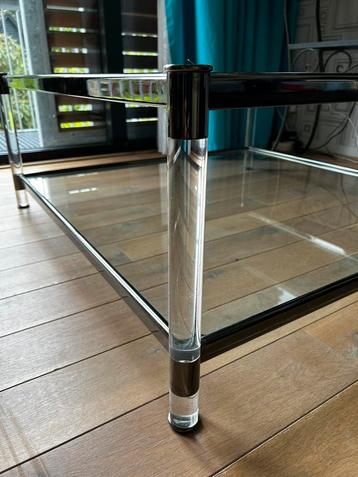 Glazen salontafel 100x100 cm met zilverkleurig frame. beschikbaar voor biedingen