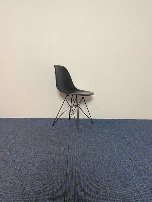 Vergaderstoel Vitra Eames DSR - zwart/zwart, Huis en Inrichting, Stoelen, Gebruikt, Drie, Kunststof, Zwart, Ophalen
