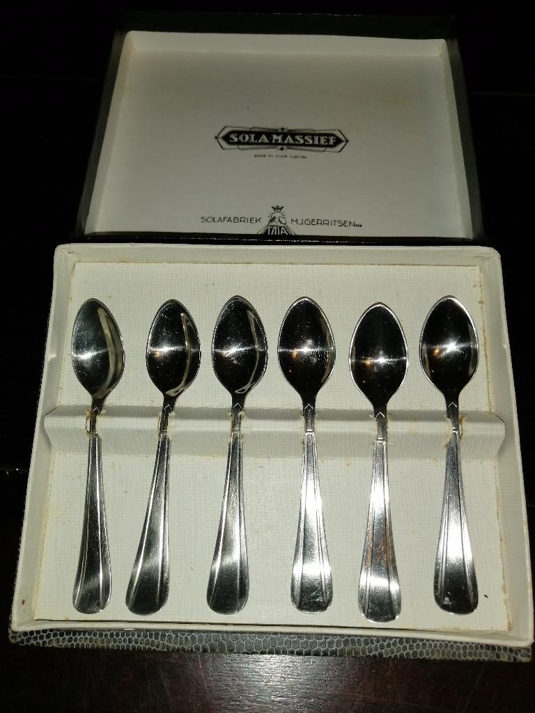 Sola lepeltjes set in originele doos., Antiek en Kunst, Antiek | Bestek, Ophalen of Verzenden