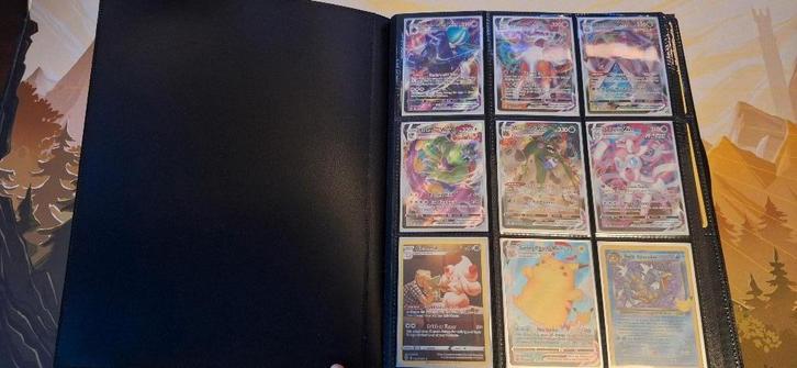 Pokemon collectie - map met 207 speciale kaarten, Hobby en Vrije tijd, Verzamelkaartspellen | Pokémon, Zo goed als nieuw, Meerdere kaarten