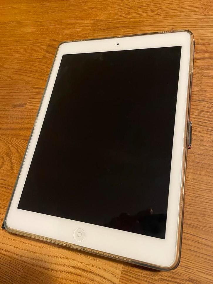 iPad Air A1474 - 16GB, Computers en Software, Apple iPads, Gebruikt, Apple iPad Air, Wi-Fi, 9 inch, 16 GB, Zilver, Ophalen of Verzenden