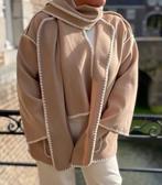Nieuw jasje oversized camel met sjaal €69,95, Ophalen of Verzenden, Nieuw, Maat 42/44 (L), Bruin