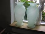 2 mooie grote groene glazen vazen, Ophalen, Minder dan 50 cm, Groen, Glas