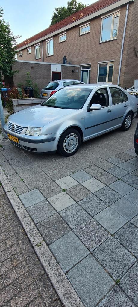 Volkswagen Bora 1.6 74KW 2000 Grijs, Auto's, Volkswagen, Particulier, Bora, Benzine, Sedan, Handgeschakeld, Origineel Nederlands