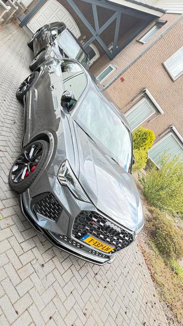 Audi Q3 RS 400pk S Tronic Quattro 2021 Grijs, alcantara leer beschikbaar voor biedingen