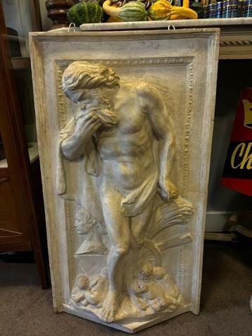 Monumentaal gipsreliëf “Saturnus” naar Artus Quellinus  beschikbaar voor biedingen