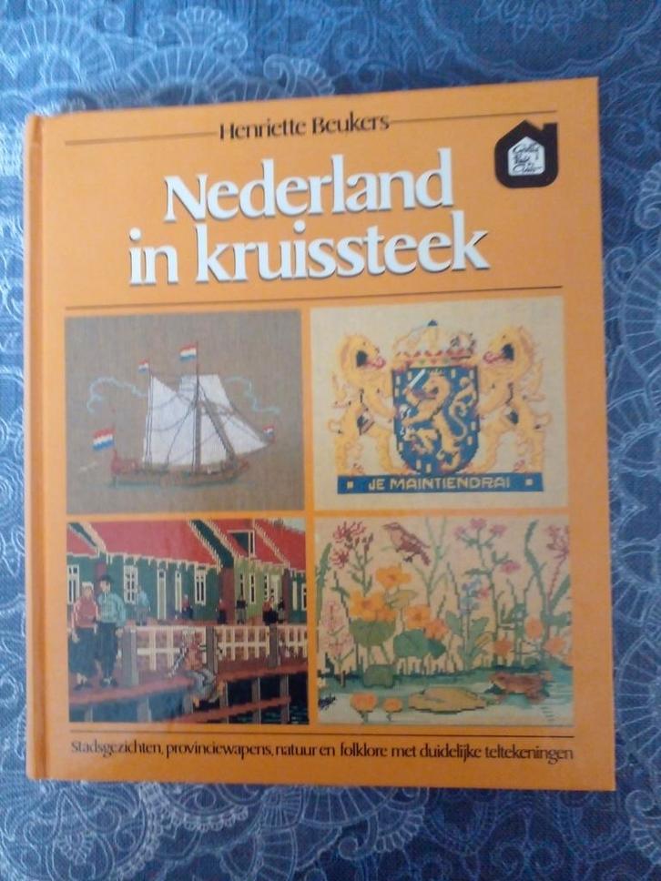 Nederland in Kruissteek - Borduurboek, Boeken, Hobby en Vrije tijd, Gelezen, Borduren en Naaien, Ophalen of Verzenden
