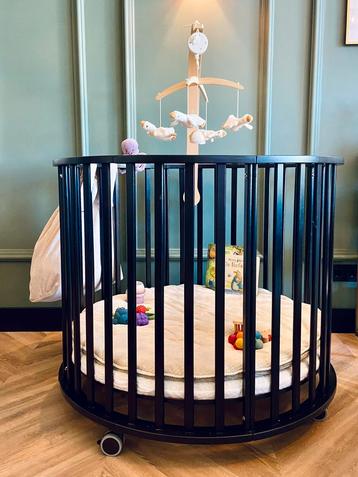Ronde box zwart Europe baby incl. toebehoren beschikbaar voor biedingen
