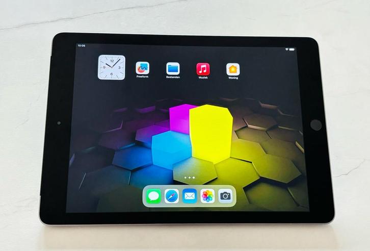 Apple iPad 8e generatie, Computers en Software, Apple iPads, Zo goed als nieuw, Apple iPad, 10 inch, 32 GB, Ophalen of Verzenden