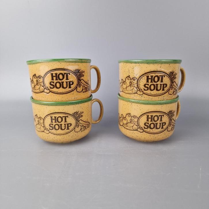 Vintage jaren 1970 keramische "HOT SOUP" mokken, Huis en Inrichting, Keuken | Servies, Zo goed als nieuw, Kom(men), Overige stijlen