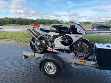 Aprilia RSV1000R racer onderdelen beschikbaar voor biedingen