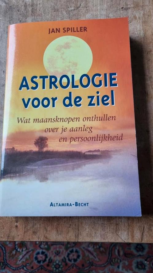 Astrologie voor de ziel Jan Spiller in nieuwstaat, Boeken, Esoterie en Spiritualiteit, Zo goed als nieuw, Achtergrond en Informatie