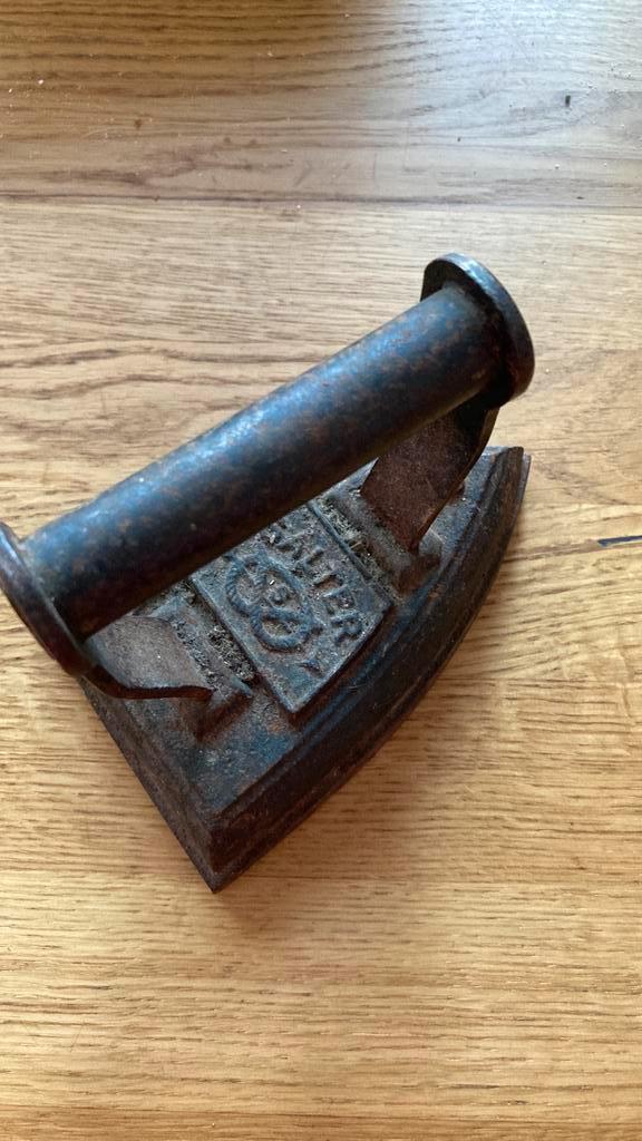 Vintage gietijzer Salter & Son strijkijzer, Antiek en Kunst, Antiek | Gereedschap en Instrumenten, Ophalen of Verzenden